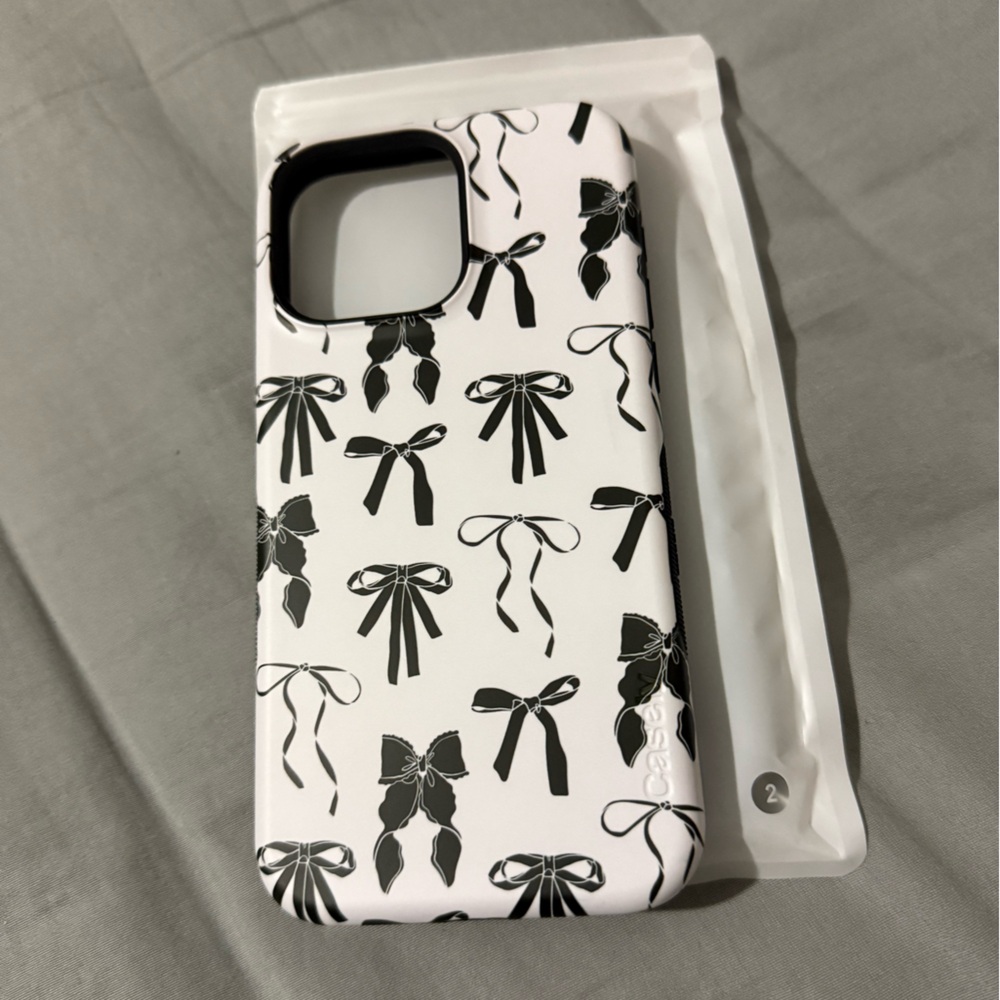 Black and White Bow Pattern iPhone 15 Pro MAX Case